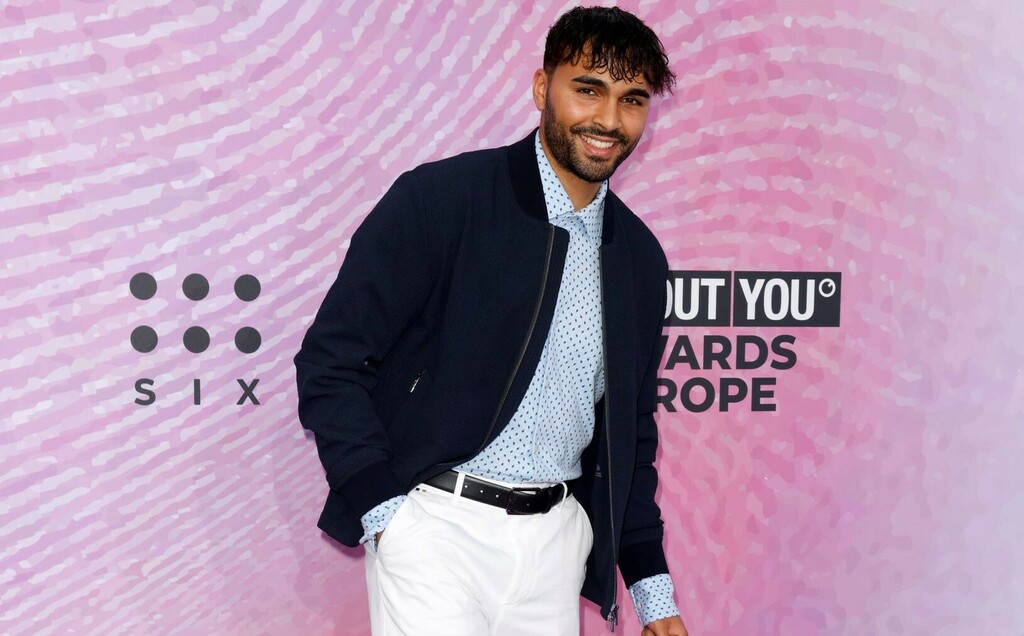 Younes Zarou gehört 2022 zur Jury der About You Awards. Wir treffen ihn auf dem Carpet in Mailand. Copyright: 2022 Franziska Krug